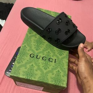 Gucci slides WOMEN 7 Brand new ( purchased wrong size )